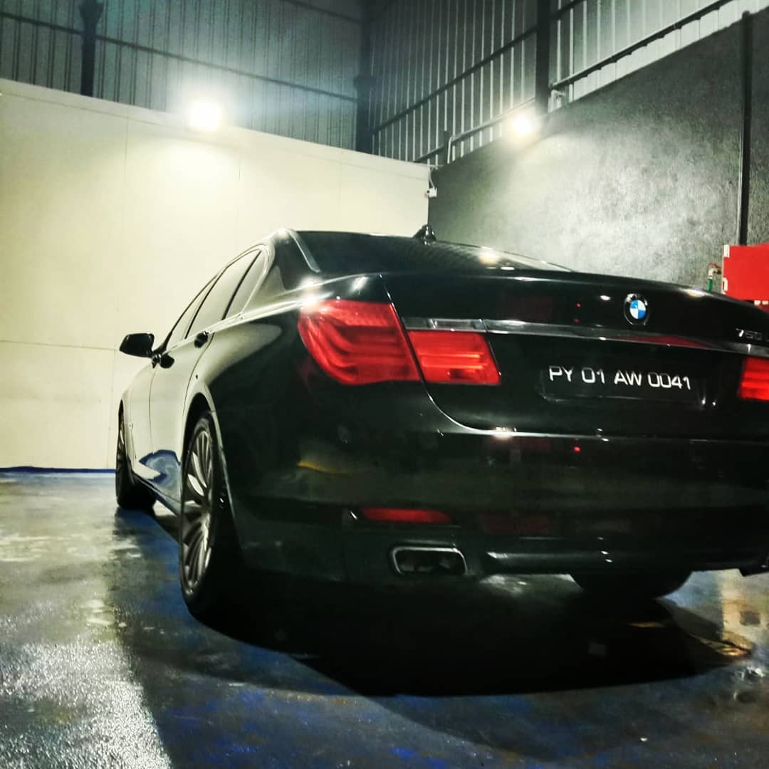 BMW 720 LI after a Premium car wash