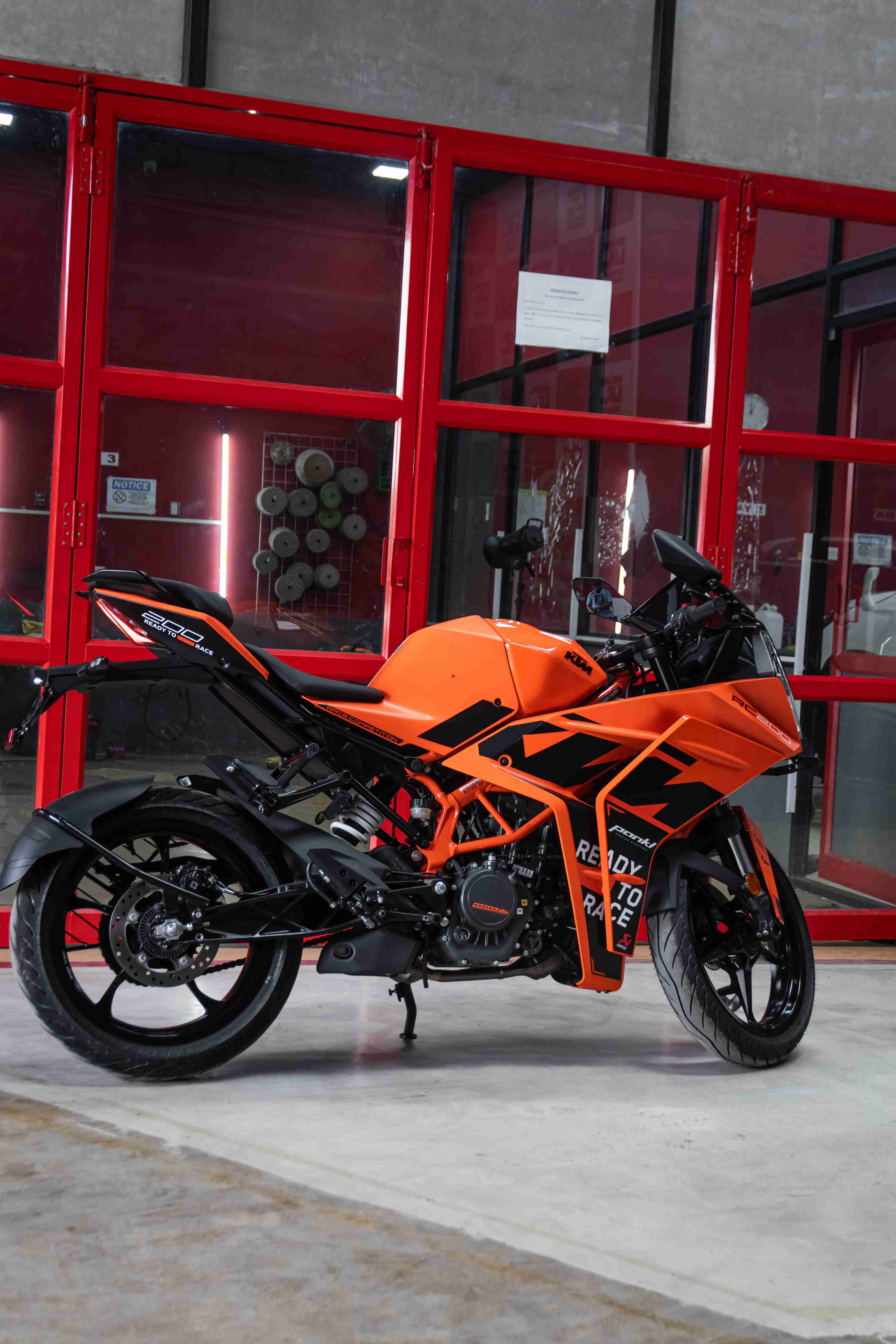 “Ride Hard, Stay Sharp: PPF Protection for the KTM RC 200”
